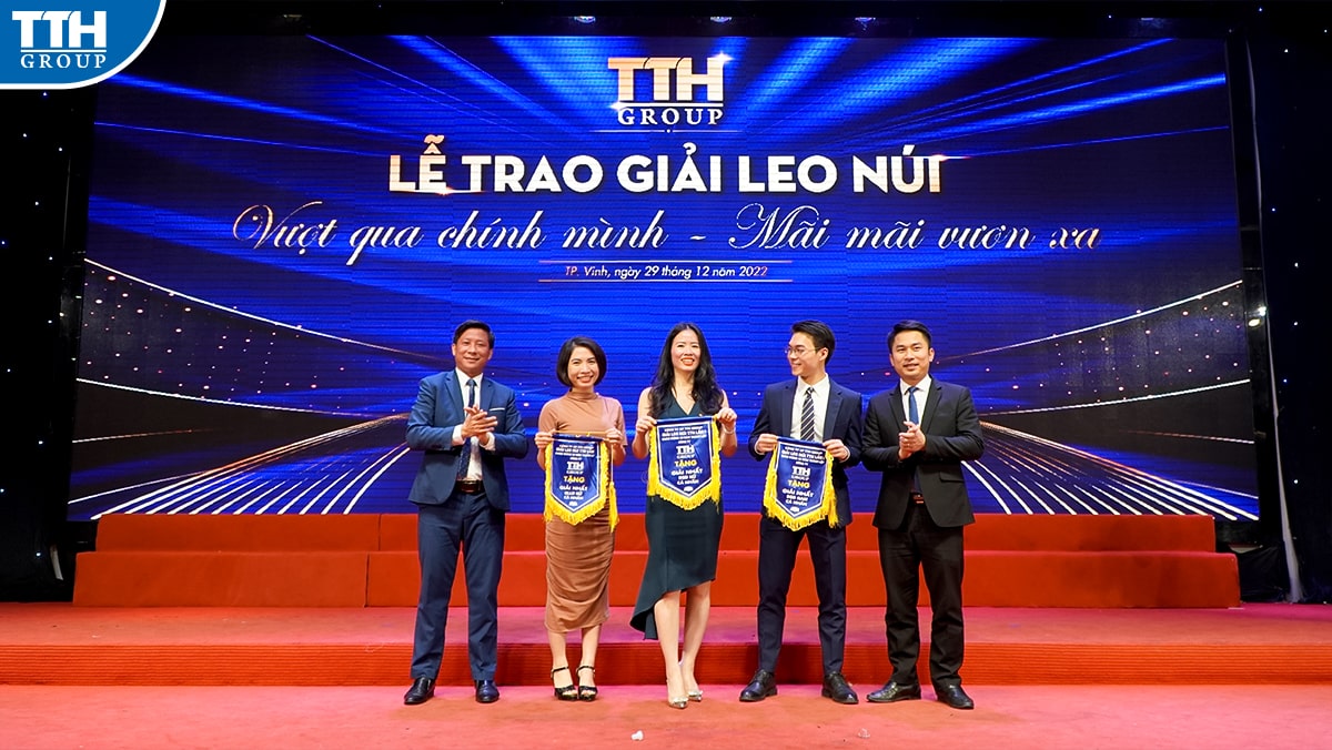 trao giải leo núi năm 2022