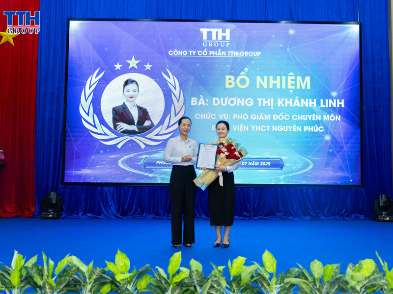 cán bộ lãnh đạo đã được trao quyết định bổ nhiệm  2