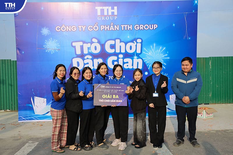 Giải ba: Tập thể Bệnh viện YHCT Nguyên Phúc