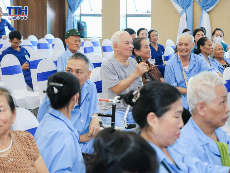 Sự hiện diện của quý đại biểu và khách mời
