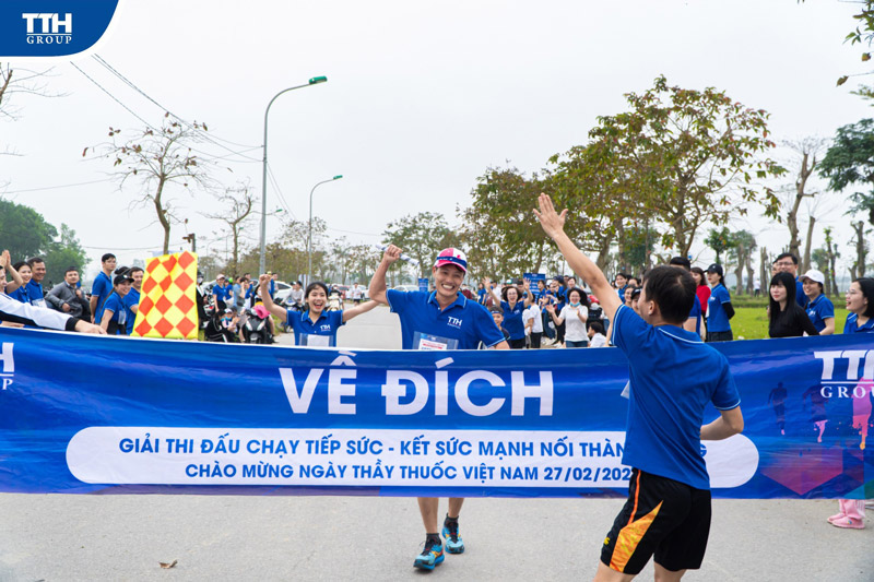 các vận động viên đã xuất sắc hoàn thành cung đường chạy 9km