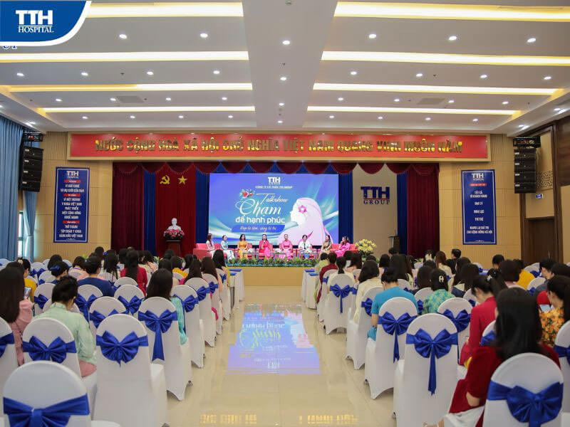 TỔ CHỨC LỄ MEETING KỶ NIỆM 95 NĂM NGÀY PHỤ NỮ VIỆT NAM